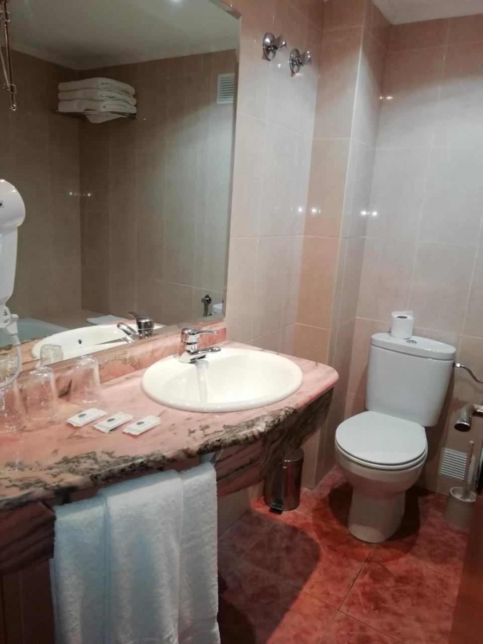 Hotel Brasa Елваш Екстер'єр фото